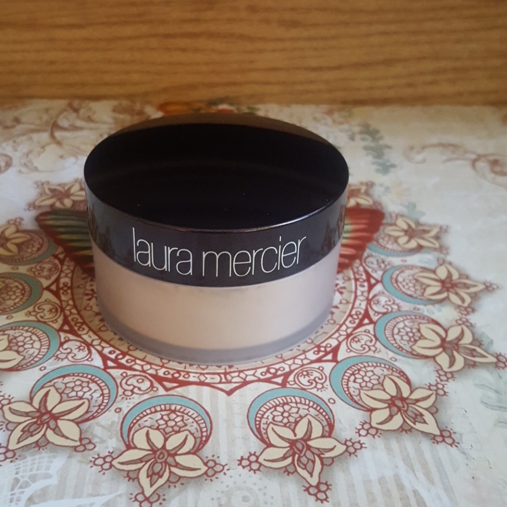 Laura Mercier setting powder.
